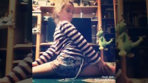 Как  правильно   сесть   на  шпагат !