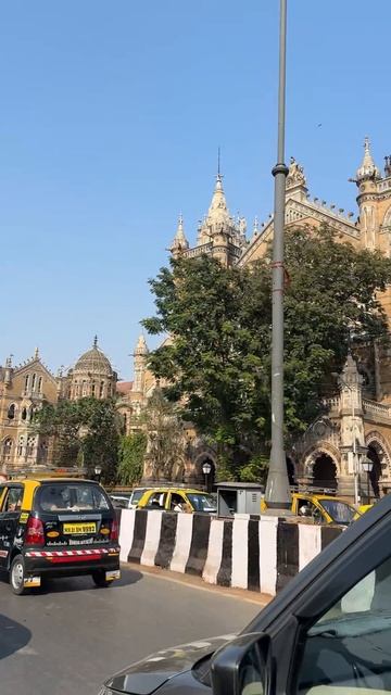 Мумбаи, вокзал Чхатрапати-Шиваджи, бывший вокзал Виктория смотреть онлайн