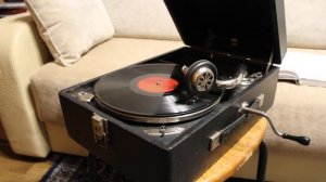 Патефон ПТ-2 Красногвардейск до смазки пружины