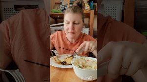 Мукбанг. Обед. Мясо по французски, салат с капустой огурцом и болгарским перцем