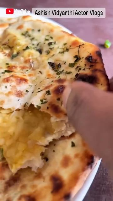 Nothing beats Dhaba ka Aloo Paratha and Ande ki bhurji 😍😋🔥#dhabafood #ytshorts #food #foodie смотреть онлайн