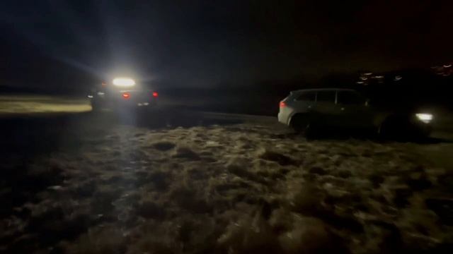 Тойота Тундра спасает китайца
