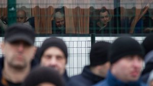 Истязания и унижения: освобожденные из плена бойцы рассказали о преступлениях ВСУ
