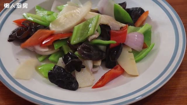 这是家常豆腐的做法，加一点五花肉，味道更香，太下饭了【懒人厨房】