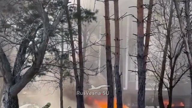 ‼️🇺🇦💥 Машина взорвана у ТРЦ в центре Ровно
Предварительно, СВУ сдетонировало в автомобиле !!!