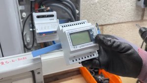 How to Set Up Eastron SDM630 Modbus Energy Meter in ESS with Hybrid Solar Inverter