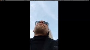 Миша Фартовый попрошайничает на улице