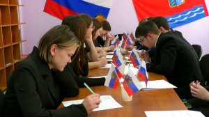 Омсукчанские старшеклассники приняли участие в диктанте «Колымчане на алтарь Победы»