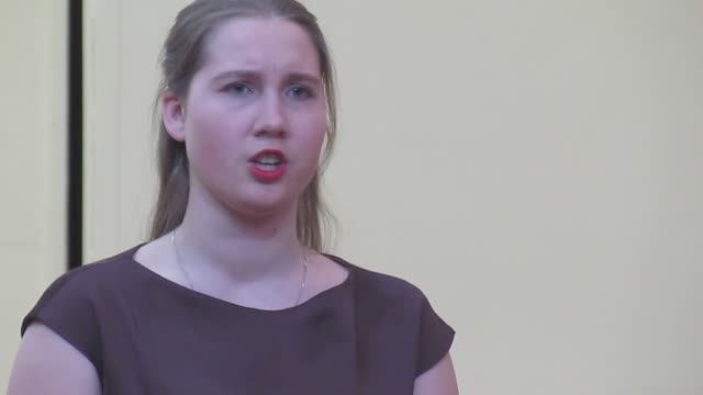 "дорогая моя столица, золотая моя москва". поет прасковья андреева