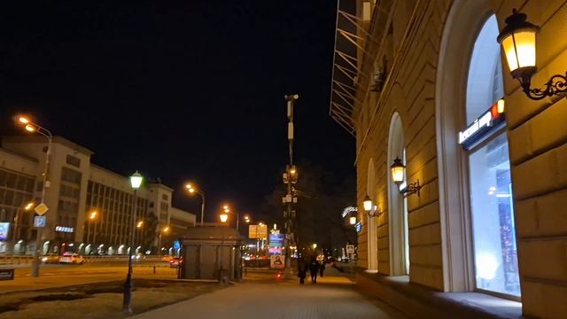Допотопные светильники на сталинке. Проспект Мира. Древняя северная дорога.