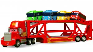 Машинки для малышей, РАСПАКОВКА — Машинки на автовозе едут в бассейн с шариками — Машины-помощники