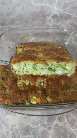 Заливной пирог с луком и яйцом