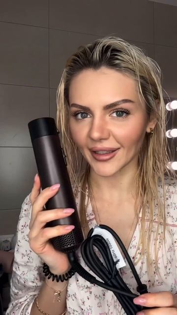 Dyson против CUTESS! Кто же победил? 🤍
Фен-стайлер CUTESS на WB 
Арт: 322242393
#стайлердляволос #