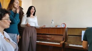 Вокальный ансамбль: распевка и фрагменты работы над дуэтом.