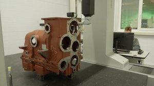 От металла до гиганта: Технологический цикл Петербургского тракторного завода за 3 минуты!