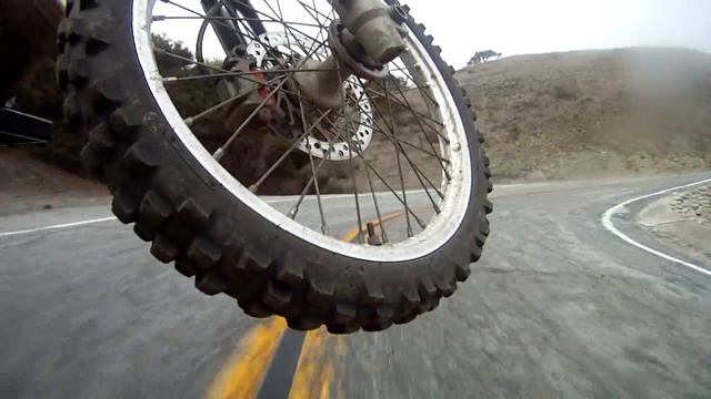 Porsche Cayenne Turbo S GoPro rear view hauling bike fast fwd downhill & sound смотреть онлайн