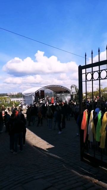 Уличные гулянья в Выборге #прогулкапешком #выборг #гуляемвместе #отдыхать смотреть онлайн