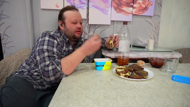 Ягода в морозилке Ем вафли и хлеб ПОДВАЛ ИЛЬИЧА