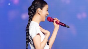 "LIGHTS! LOVE! ACTION!"  Как Джису из Blackpink завоёвывает Азию?