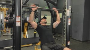 Армейский жим в машине смита