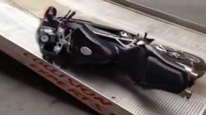 мото на эвакуаторе 😆😆😄