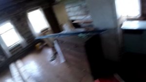 КУПИЛИ УБИТЫЙ ДОМ В ДЕРЕВНЕ. УБИРАЮ ГНИЛЬЕ И ДЕЛАЮ НОВЫЙ ПОТОЛОК