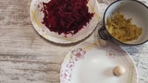 САЛАТ ИЗ СВЁКЛЫ С СОЛЁНЫМ ОГУРЧИКОМ И ЧЕСНОКОМ!!!