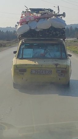 Был бы у него ослик, он и его также загрузил бы