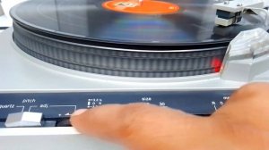 Technics QUARTZ AUTOMATIC TURNTABLE SL- 5300 DIRECT DRIVE Price - 28000/- Contact No - 9871265010