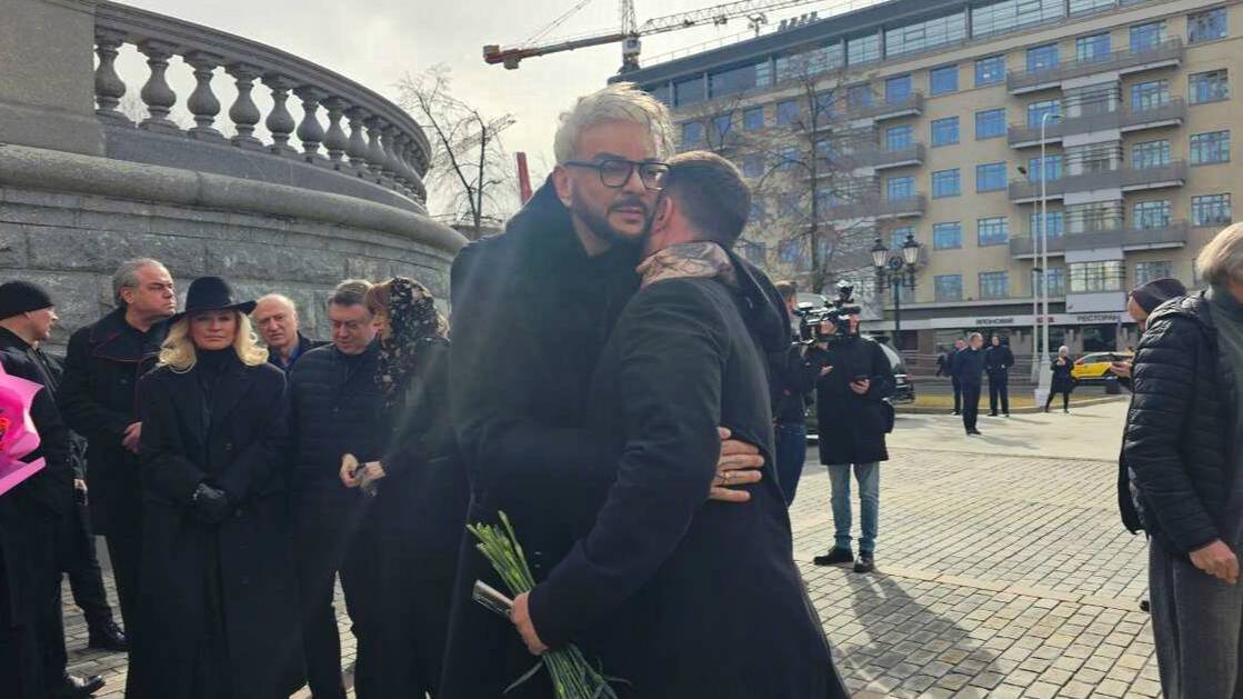Вы мир нам открыли песня. Текст песни. Сколько песен. Текст песни я рисую на окне. Слова песни сколько нас.