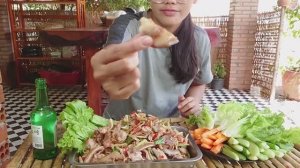Приготовление свиных ушей и вкусная еда