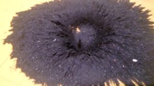 Металлическая пыль и магнит