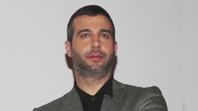Иван Ургант окончательная эмиграция во Францию и что стоит за его решением