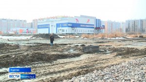 В Заозёрном весной некоторые дворы и улицы превращаются в полосу препятствий