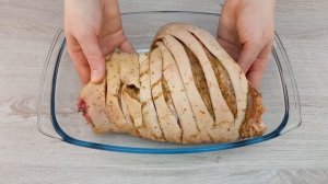 Из свиной рульки, приложив немного усилий, получаю вкусное мясное блюдо.