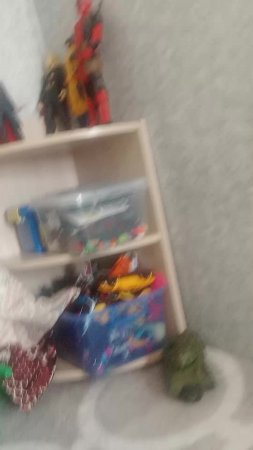н