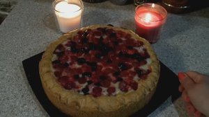 Пирог с клубникой и бананами с заливкой. Клубничный тарт рецепт