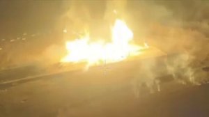 🤬ВСУ нанесли удар по ГИС "Суджа", по которой шёл газ в Европу. В небе видно яркое зарево от пожара.