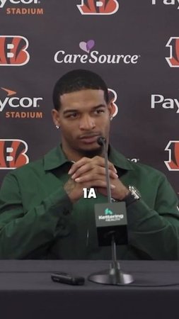Ja'Marr has Tee Higgins' back
