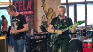 Я шагаю по Москве (первая версия песни)