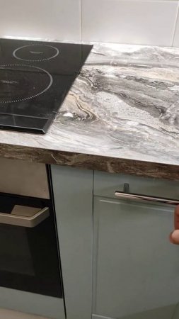 симпатичная кухня от Леруа. Установлена посудомойка, как надо