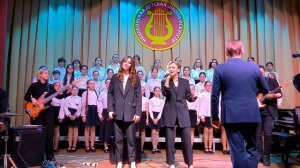 23. Дубравин, сл. Пляцковского - "Когда играет музыкант",  Кельми, сл.  Пушкиной - "Замыкая Круг"