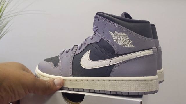 WMNS Air Jordan 1 Mid Cement Grey/Sail-Anthracite BQ6472-022 смотреть онлайн