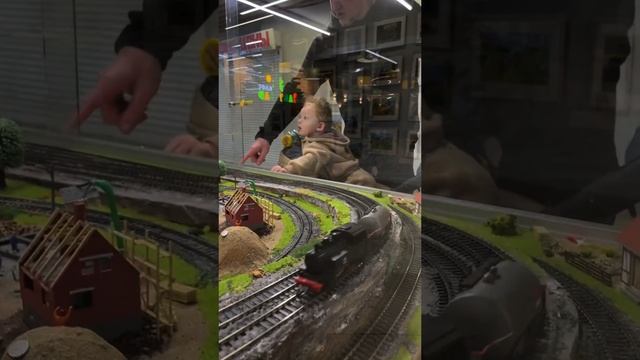 2025 03 22 НА ПРОГУЛКЕ С НАМИ МАМА 4К.mp4