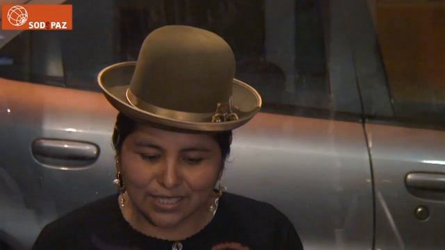 Mujeres y muncipalismo en Bolivia. Bertha Acarapi, Fundación Pukara смотреть онлайн