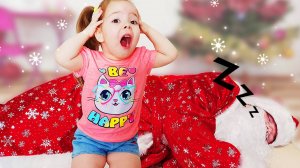 Настя и ее приключения на Новый год дома