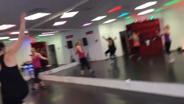 Zumba with Julie Aron смотреть онлайн