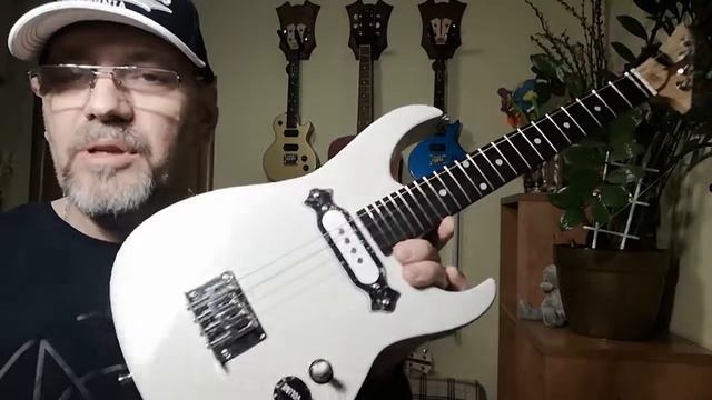 Ukulele elektryczne.
Electric ukulele tenor. Электроукулеле 2018 года. смотреть онлайн