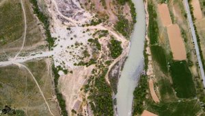 Вдоль реки Узун-Ахмат. Кыргызстан.