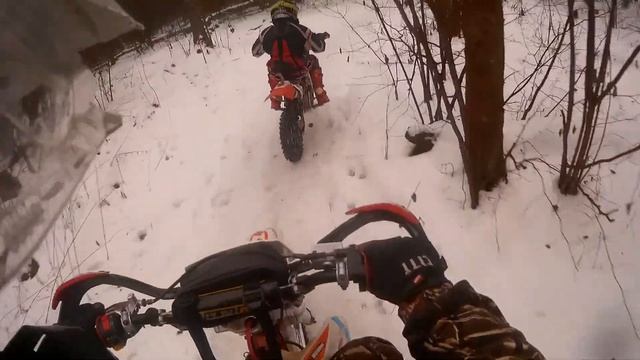 Конец декабря! Зима! Лютые морозы! Сугробы! Славик и Темик катанули смотреть онлайн